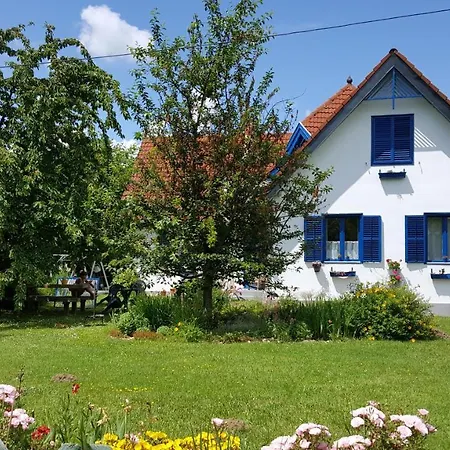 áron